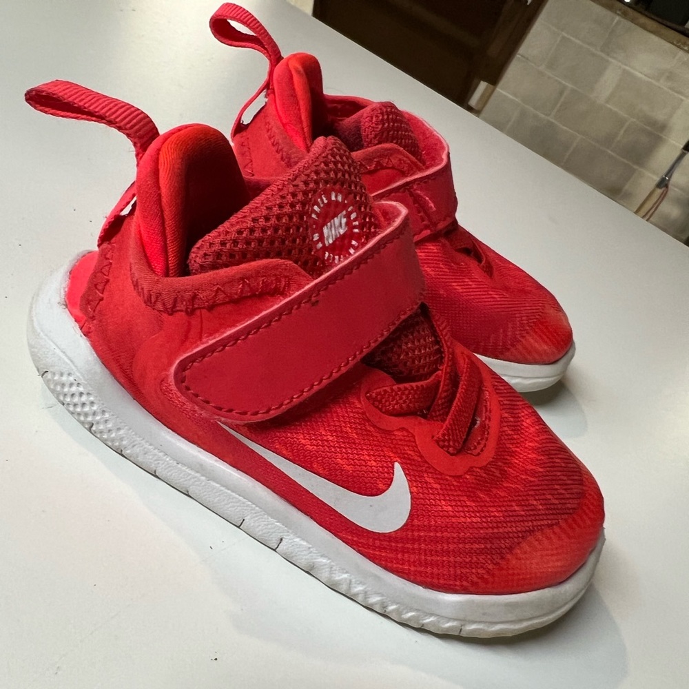 Toddler Nike Size 7C